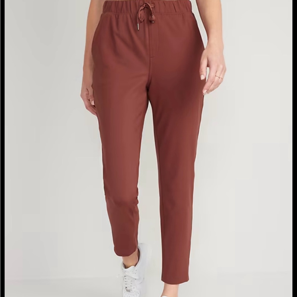 Old Navy Slim Taper Athletic Pants